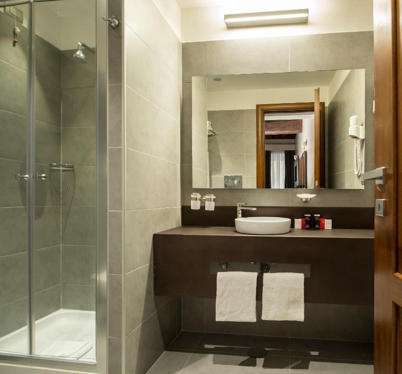 Superior Double or Twin Room image 2