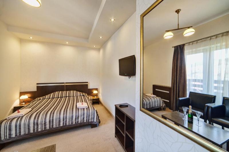 Double Room image 2