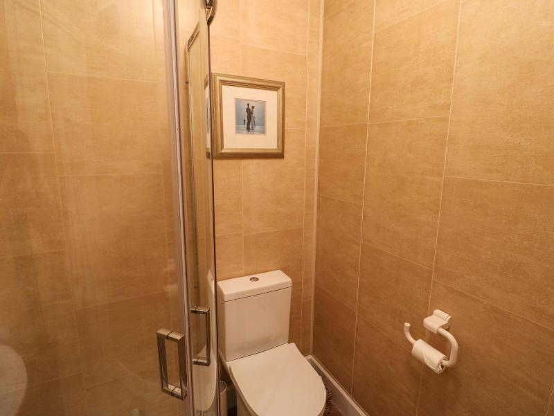 28 Long Quay - image 7