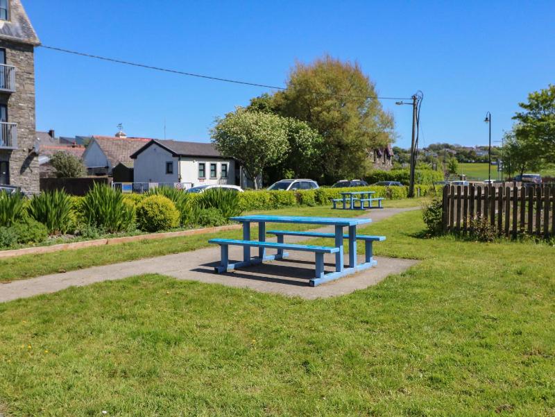 28 Long Quay - image 10