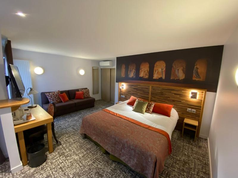 Superior Double Room with Seating Area image 1