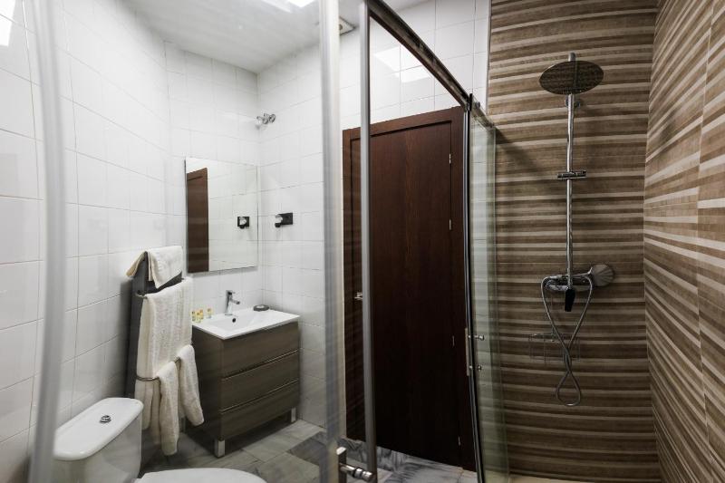 Apartamentos Reyes Católicos by Medina Living - image 16