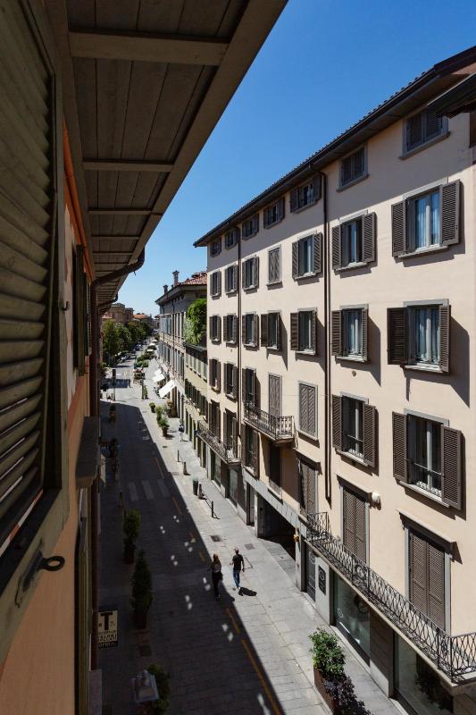 One-Bedroom Apartment - Via Torquato Tasso 42 image 2