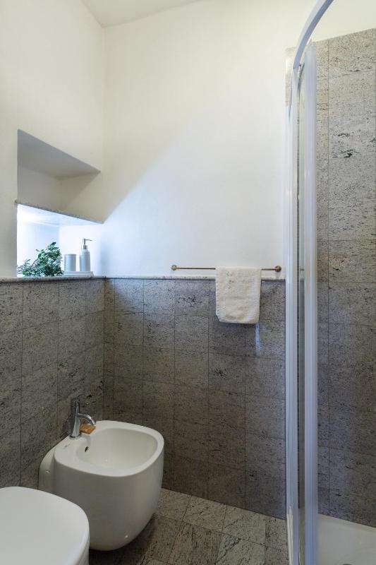 One-Bedroom Apartment - Via Torquato Tasso 42 image 4
