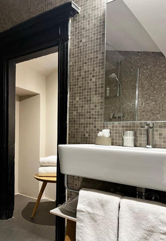 Deluxe Luxury image 2