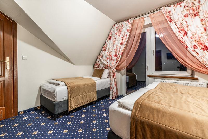 Triple Room image 3