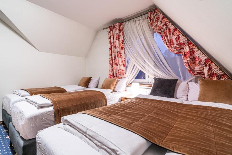 Quadruple Room image 1