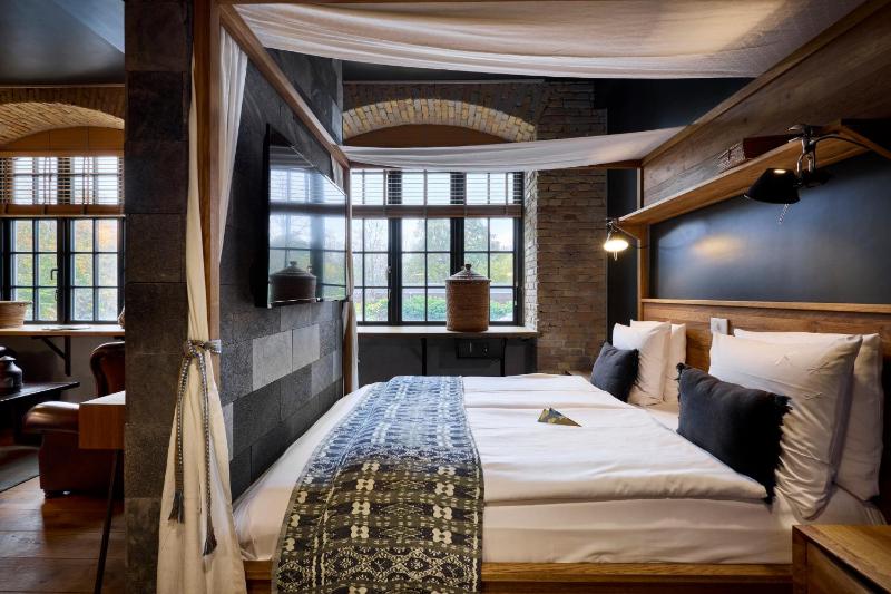 Superior Double Room image 1