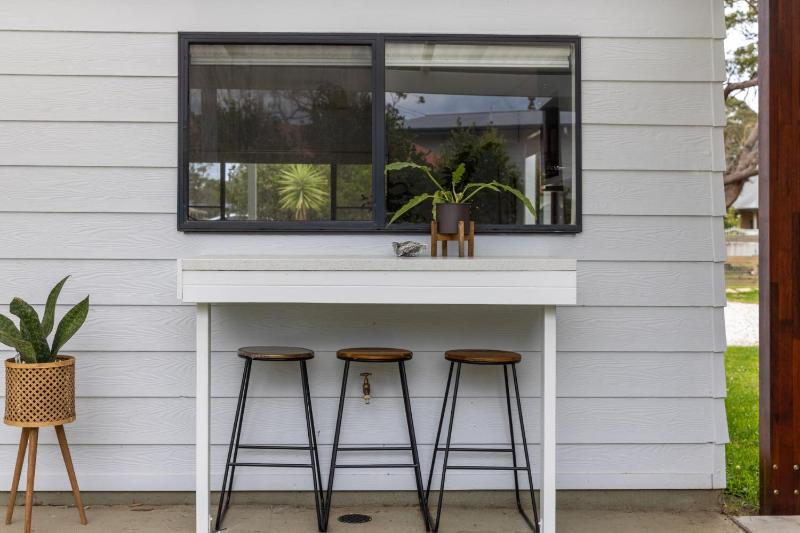 Callala Bay Gem - Jervis Bay - Pet Friendly Getaway with Spa - image 3