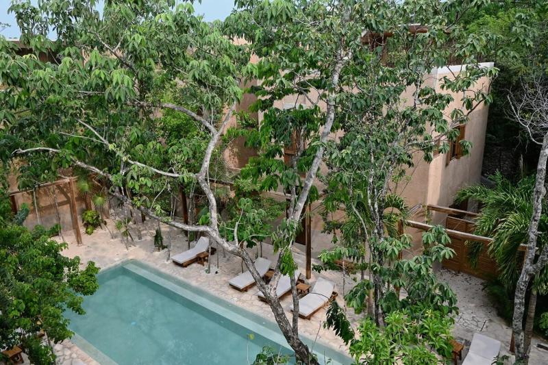 Stylish 3BR Villa with Rooftop Plunge Pool La Veleta Tulum - image 10