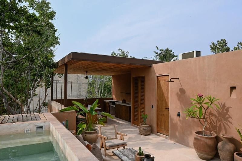 Stylish 3BR Villa with Rooftop Plunge Pool La Veleta Tulum - image 12