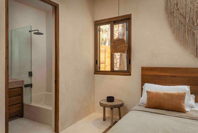 Stylish 3BR Villa with Rooftop Plunge Pool La Veleta Tulum - image 16