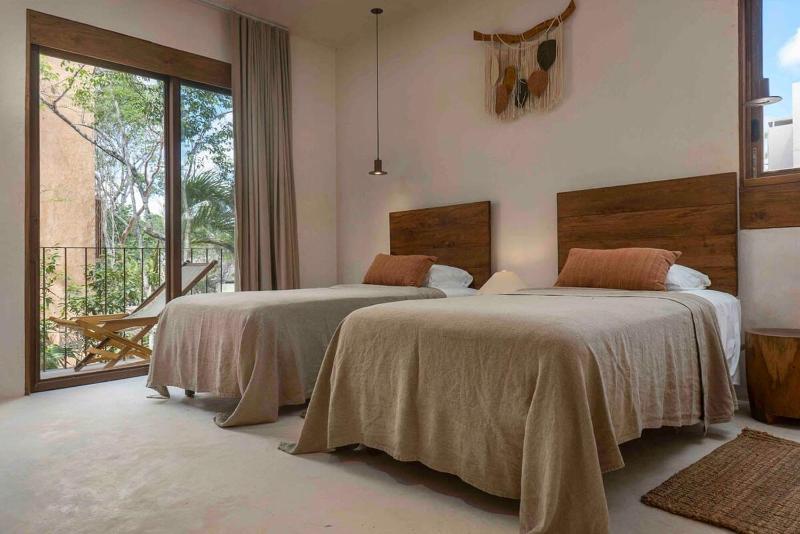 Stylish 3BR Villa with Rooftop Plunge Pool La Veleta Tulum - image 42