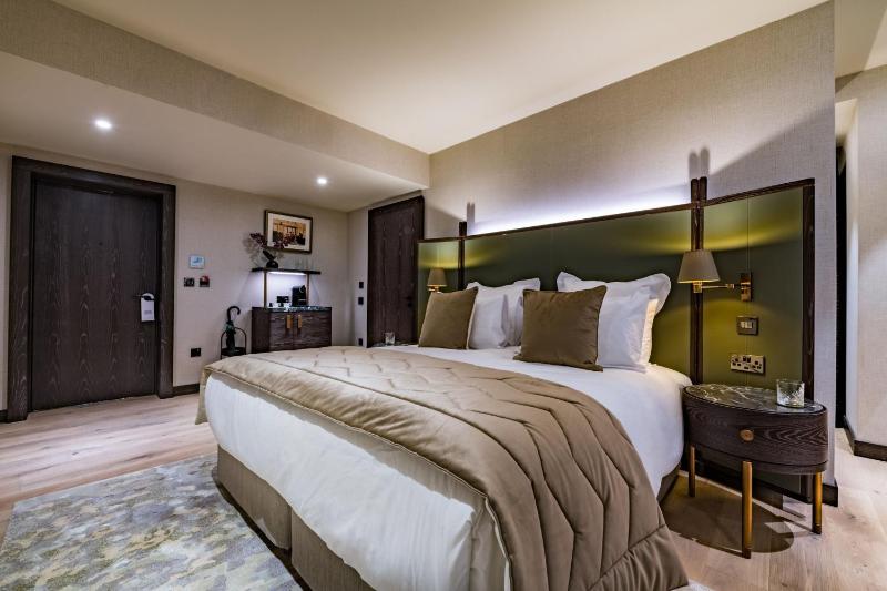 King Room - Arthur Hope image 4