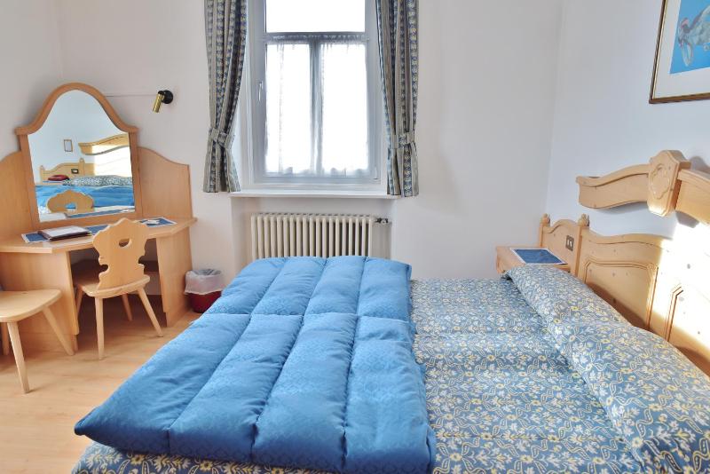 Family Room (2 Adults + 2 Children) image 2