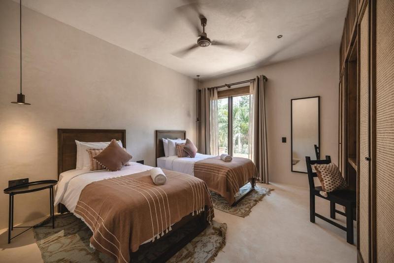 Boho Chic 3BR Villa La Veleta Rooftop & Private Pool - image 10