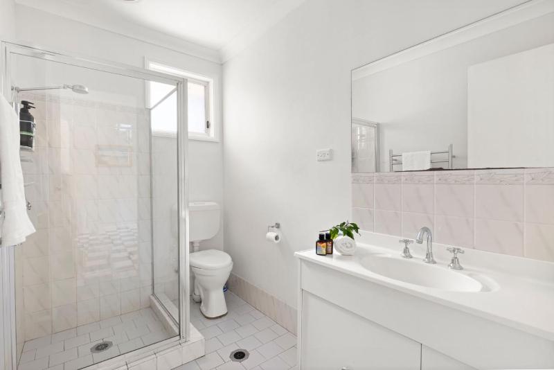 Prez Cote La Plaz - Pet Friendly -1 Min Walk to Beach - image 5