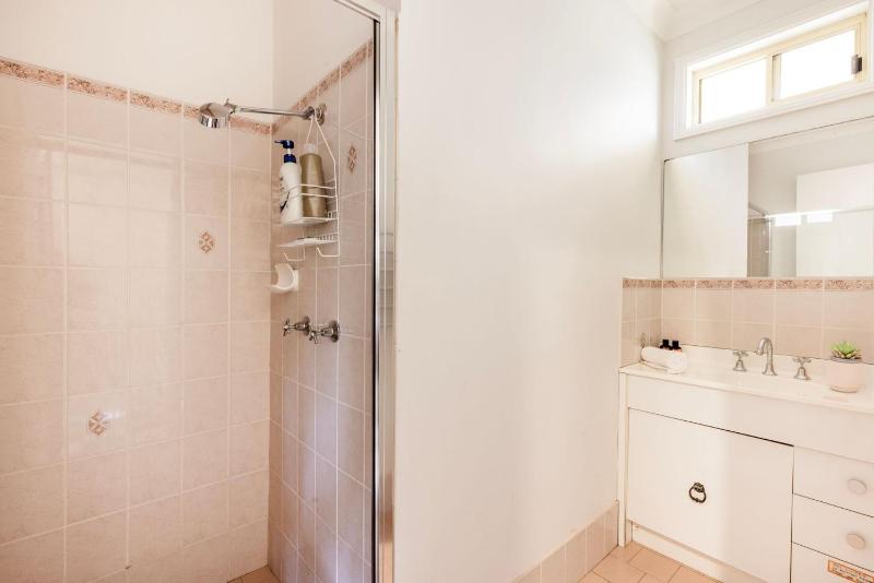 Prez Cote La Plaz - Pet Friendly -1 Min Walk to Beach - image 3