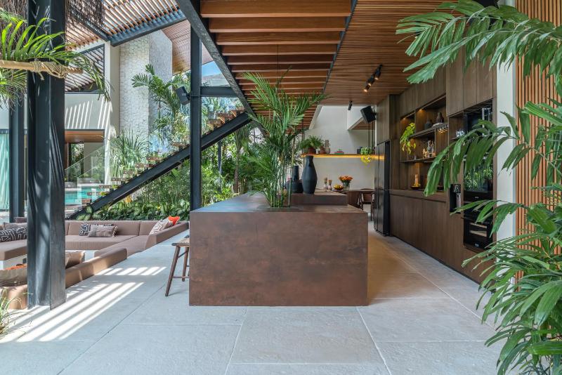 Villa Baratega - Dreamy Urban Tropical 6BR Villa for Large Group - image 12