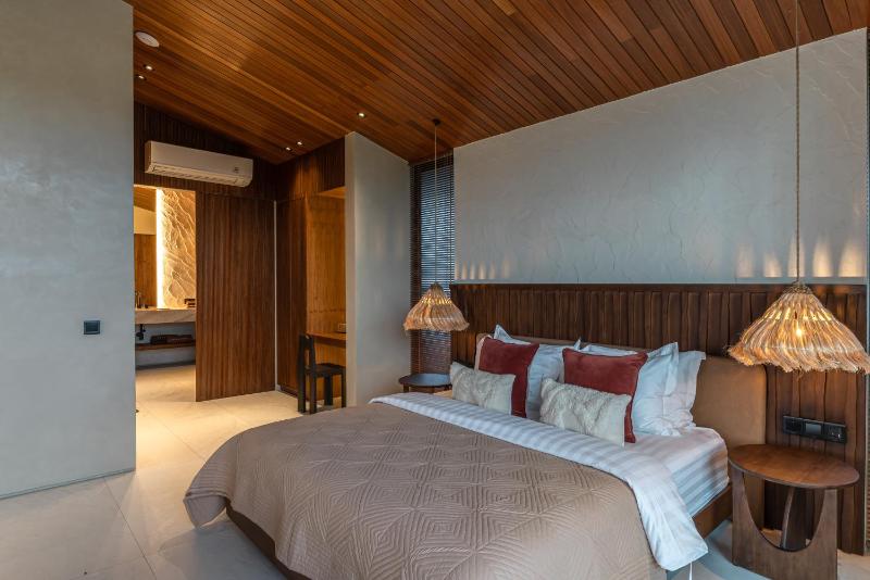 Villa Baratega - Dreamy Urban Tropical 6BR Villa for Large Group - image 21