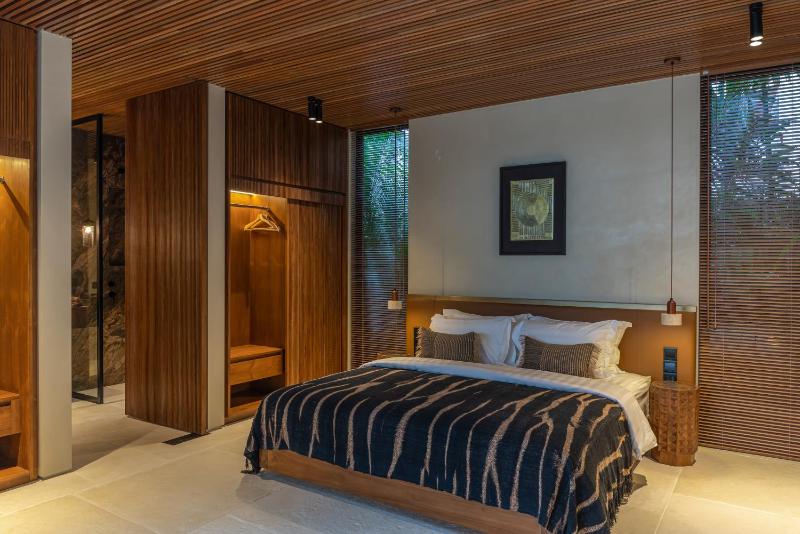 Villa Baratega - Dreamy Urban Tropical 6BR Villa for Large Group - image 11