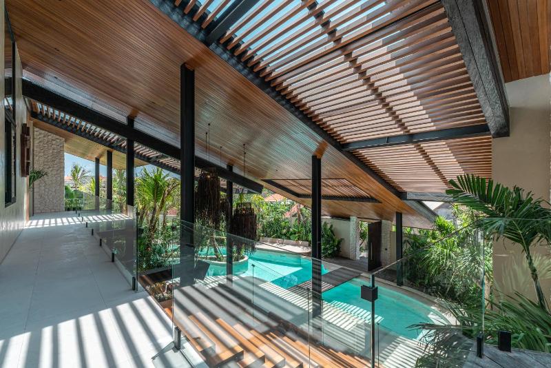 Villa Baratega - Dreamy Urban Tropical 6BR Villa for Large Group - image 24