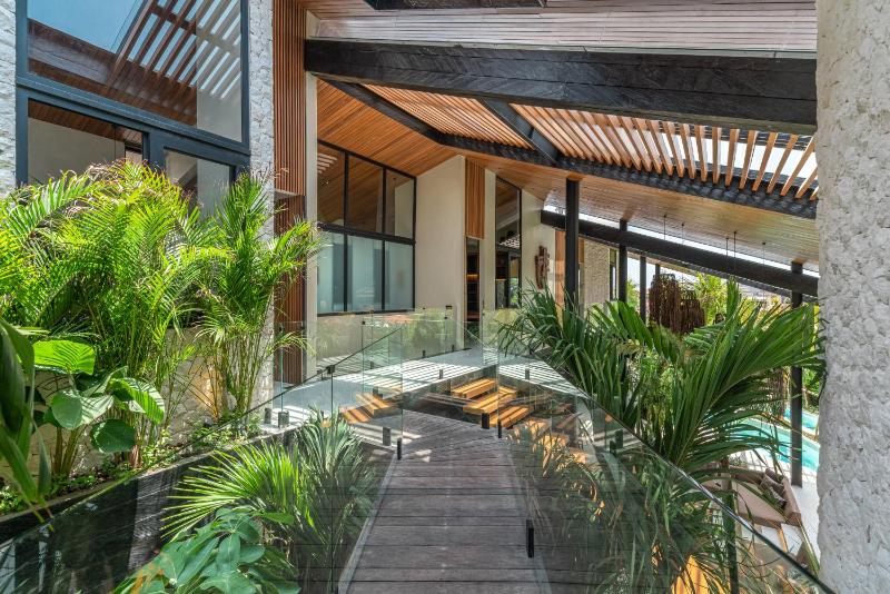 Villa Baratega - Dreamy Urban Tropical 6BR Villa for Large Group - image 10
