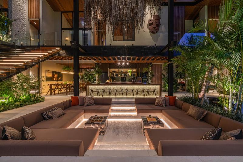 Villa Baratega - Dreamy Urban Tropical 6BR Villa for Large Group - image 8