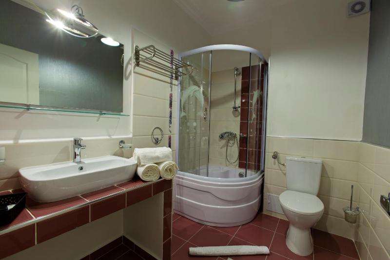 Standard Double or Twin Room with Garden View image 3