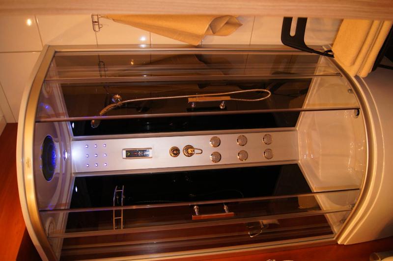 One-Bedroom Apartment image 4