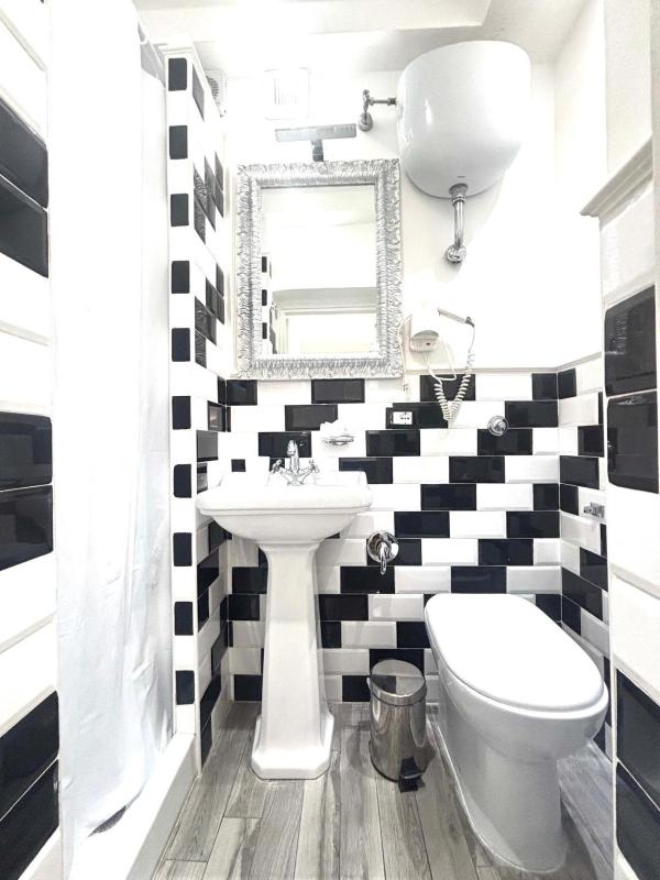 Double or Twin Room with View image 2