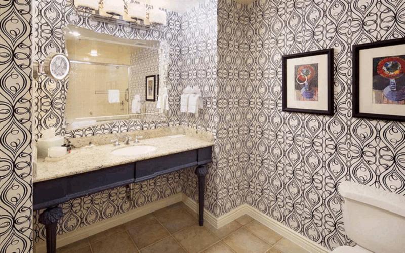 Deluxe King Room image 2