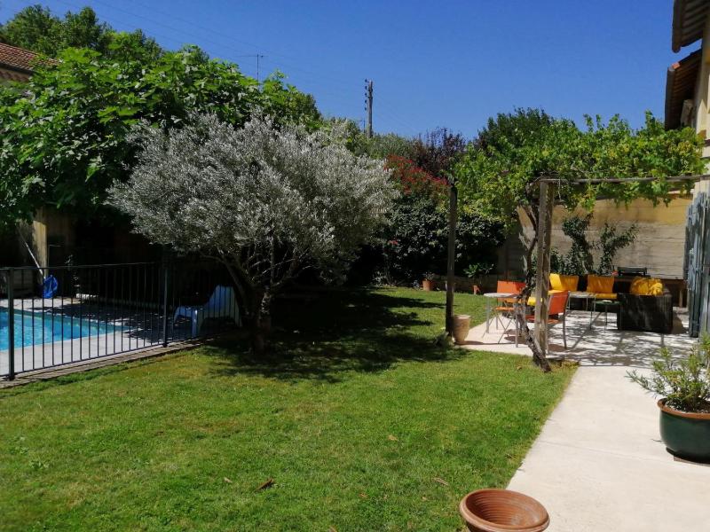 Beautiful vacation rental with private pool in the heart of the city of Avignon sleeps 8. - image 49