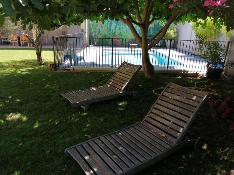 Beautiful vacation rental with private pool in the heart of the city of Avignon sleeps 8. - image 16