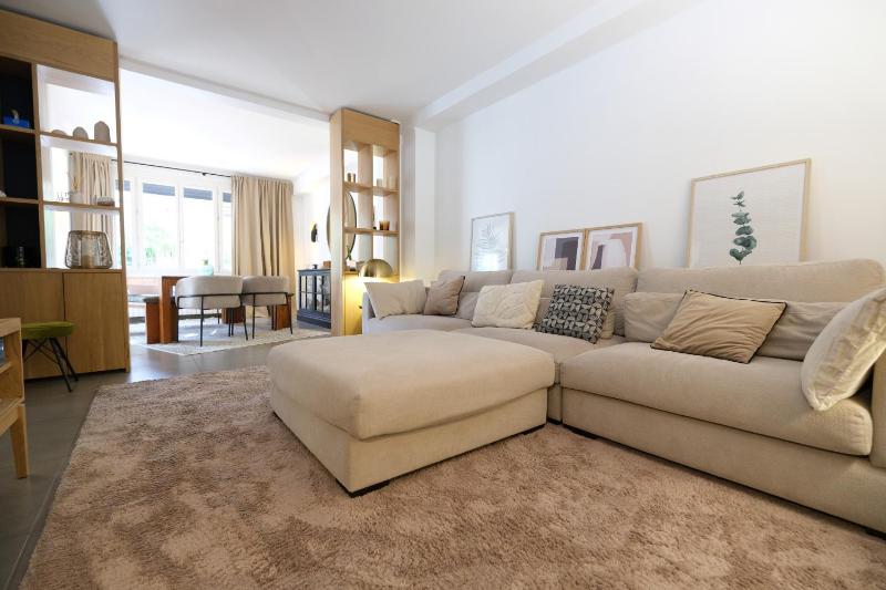 Beautiful vacation rental with private pool in the heart of the city of Avignon sleeps 8. - image 8