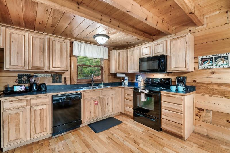 Spacious Mountain Cabin Perfect for Relaxing - image 41