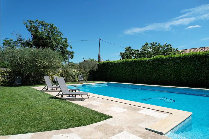 vacation rental with pool and poolhouse close to arles in moulès- sleeps 8 - image 44