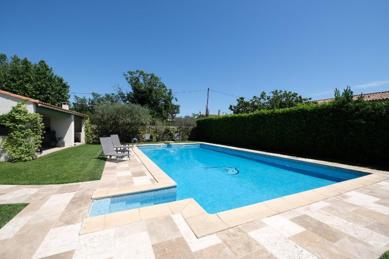 vacation rental with pool and poolhouse close to arles in moulès- sleeps 8 - image 22