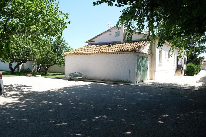 vacation rental with pool and poolhouse close to arles in moulès- sleeps 8 - image 19