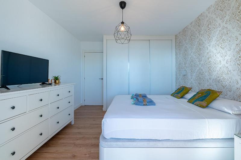 797 HOLIDAY RENTALS - Moderno piso en primera linea de playa - image 19