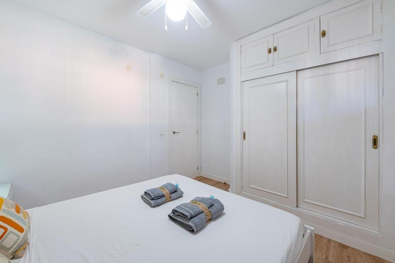 797 HOLIDAY RENTALS - Moderno piso en primera linea de playa - image 7