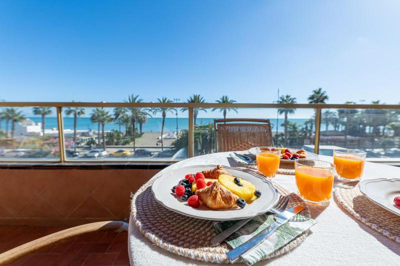 797 HOLIDAY RENTALS - Moderno piso en primera linea de playa - image 21