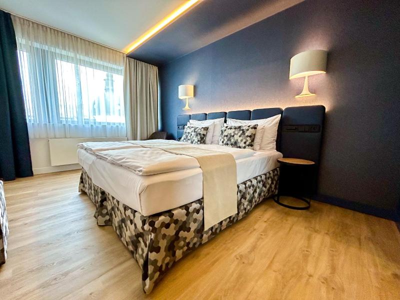 Superior Double Room image 1