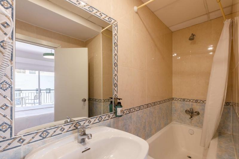 Single Room image 1