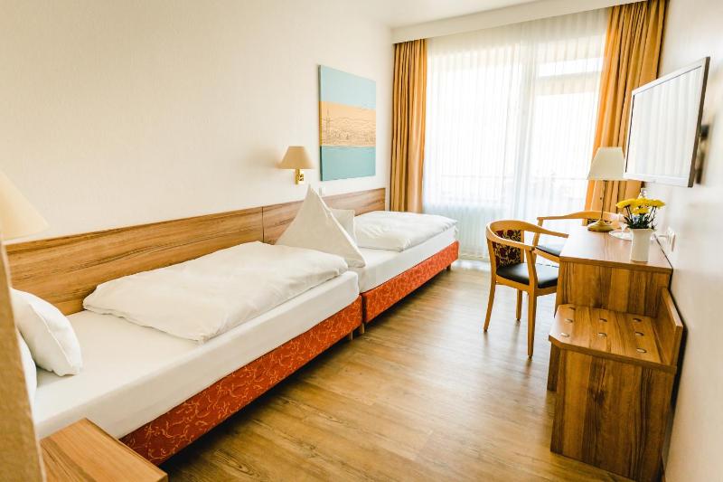 Small Twin Room with river View and Balcony image 2