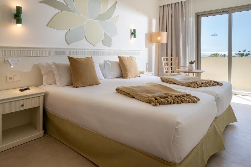  Suite Side Sea View image 4