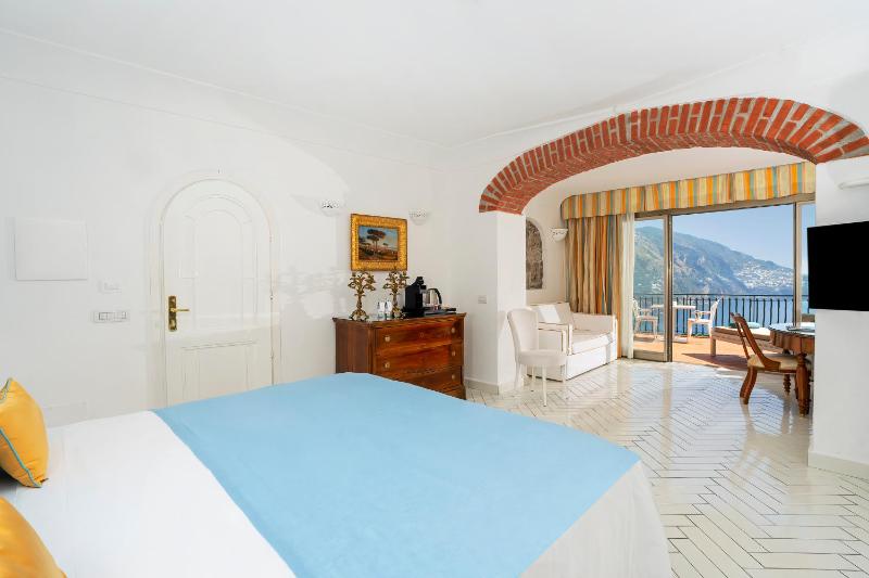 Suite with Terrace and Sea View image 1