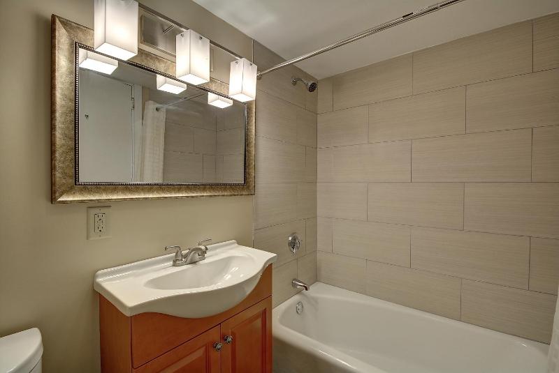 King Room image 3