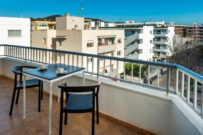 Studio (2 Adults) image 4