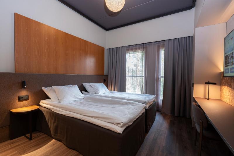 Standard Twin Room image 3